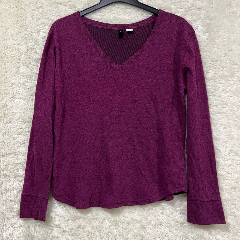 URBAN Outfitters BDG V neck Long Leeve Knit Top